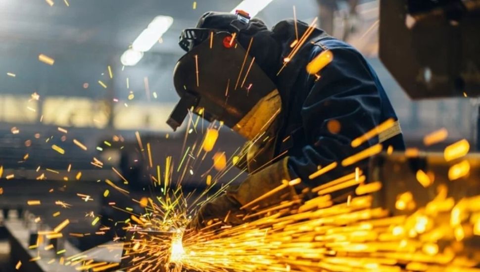 La industria y la construcción cayeron en noviembre