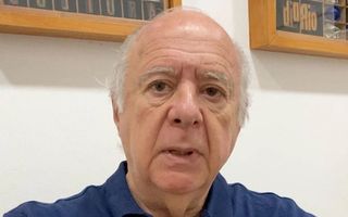 El Dr. Héctor M. Lebensohn, director de Democracia, recibió una distinción de la Legislatura provincial