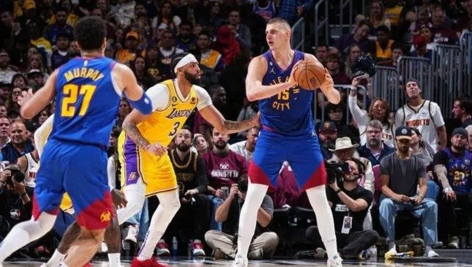 Denver le ganó a los Lakers y están a un paso de la final