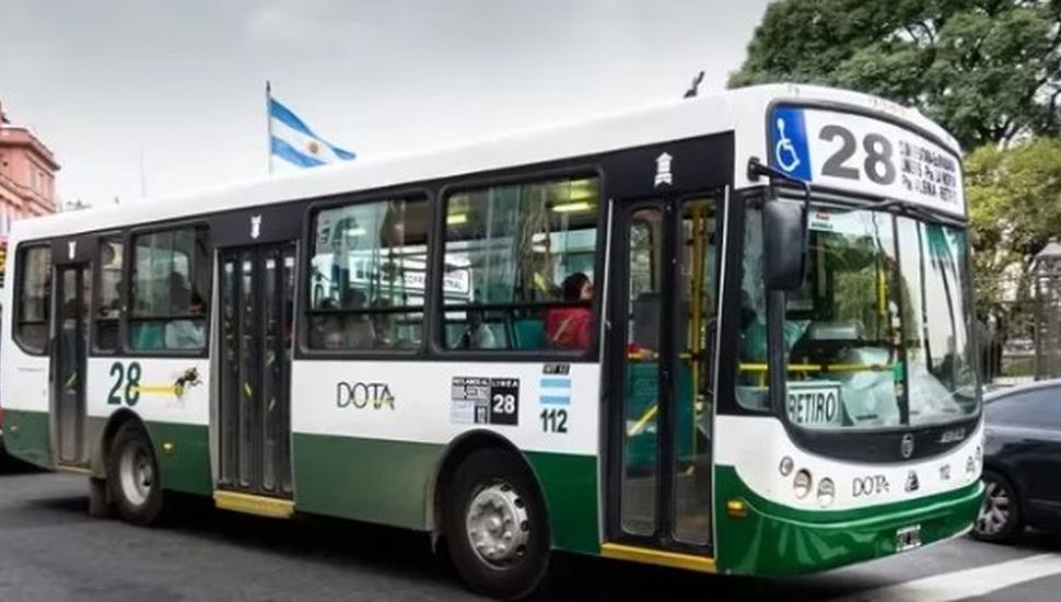 Un sector de la UTA adelantó la huelga de colectivos para todo el país