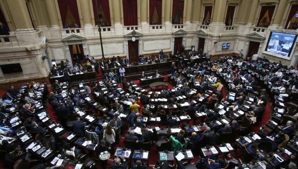 La oposición no pudo convertir en ley que limita los DNU