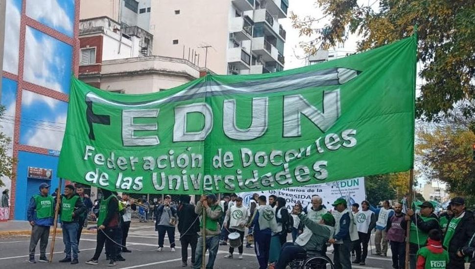 Inician paros de docentes en las universidades