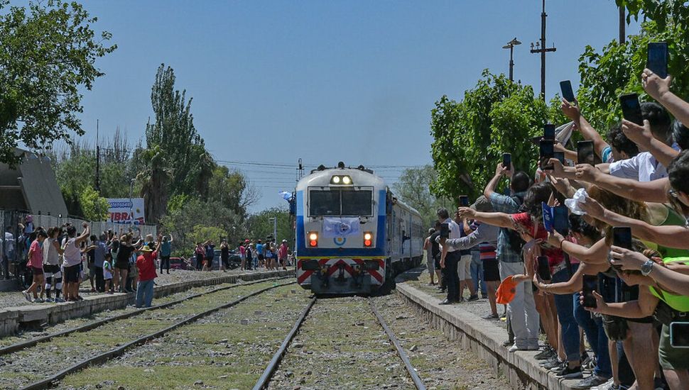 El tren de pasajeros volvió a Mendoza después de 30 años