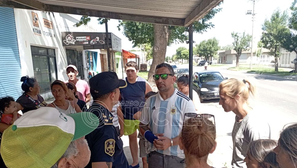 Manifestación por la muerte de Yamila García en la Comisaría Tercera