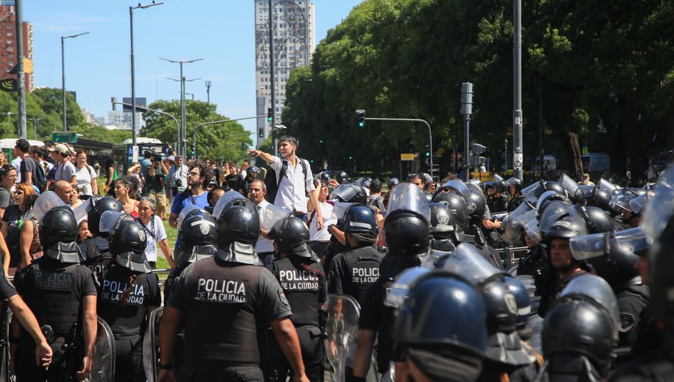 Tras la marcha, seis manifestantes fueron detenidos tras enfrentarse con la policía