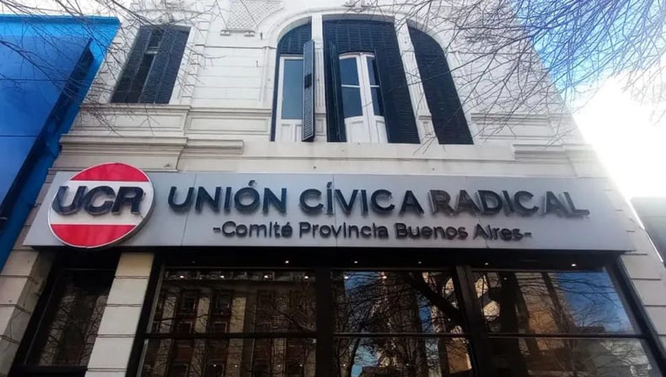 La UCR bonaerense aún navega en su laberinto