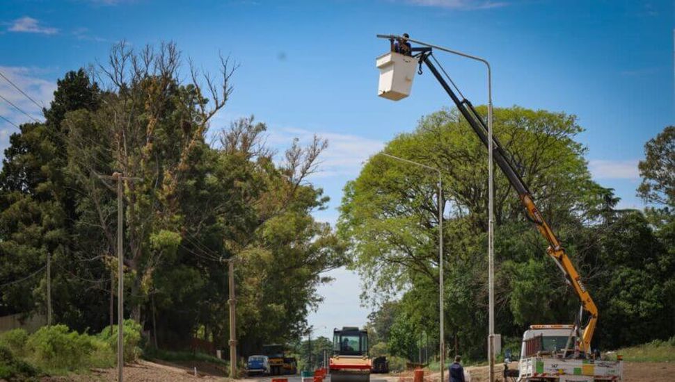 Avanza la iluminación en Avenida de la Cruz Gorordo de Pergamino
