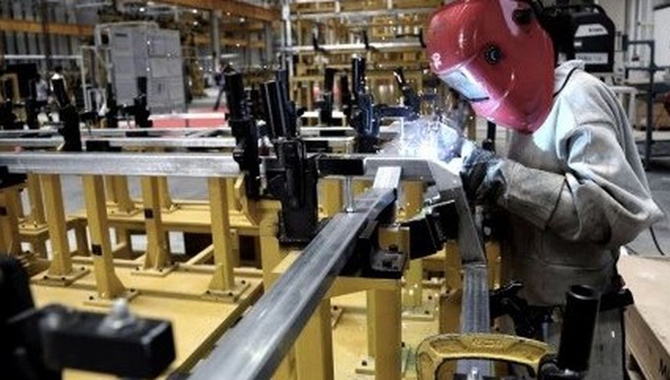 El uso de la capacidad instalada de la industria aumentó a 68,9% en abril