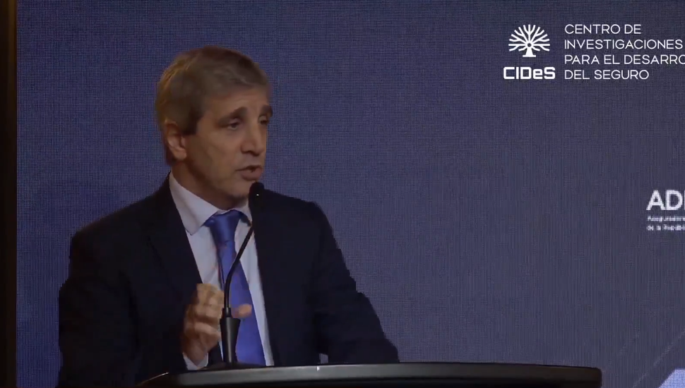 Luis Caputo afirmó que el rumbo económico es "indeclinable"