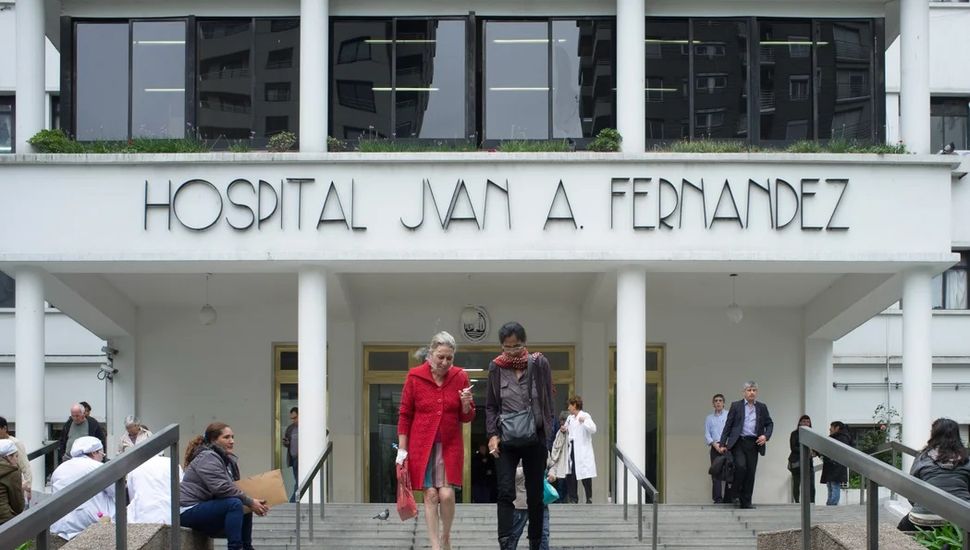 Hospitales para pobres, clínicas y sanatorios solo para pudientes