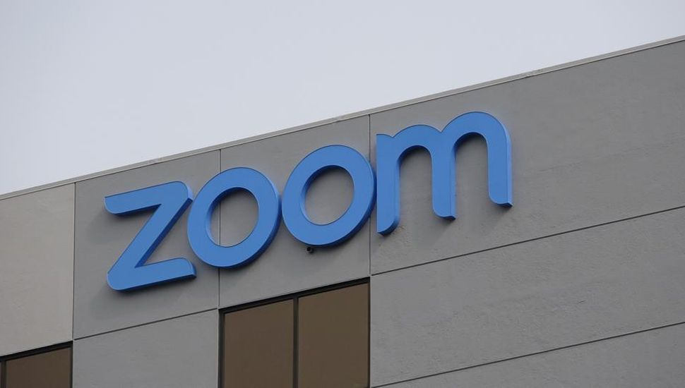 Zoom despedirá a más de mil empleados por baja demanda