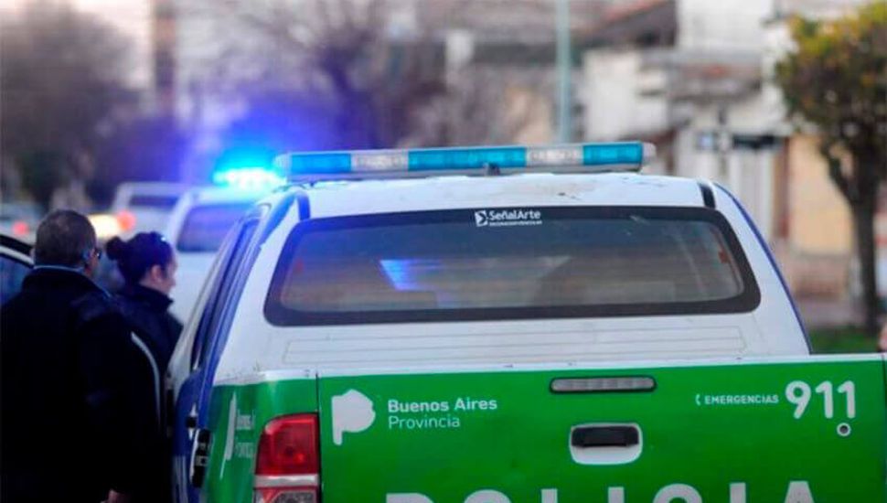 Un grupo de ladrones robaron en un casa y golpearon con un caño a un hombre