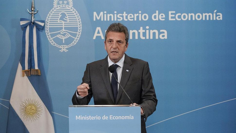 Massa afirmó que "no se va a usar un solo dólar de las reservas” para pagar al FMI