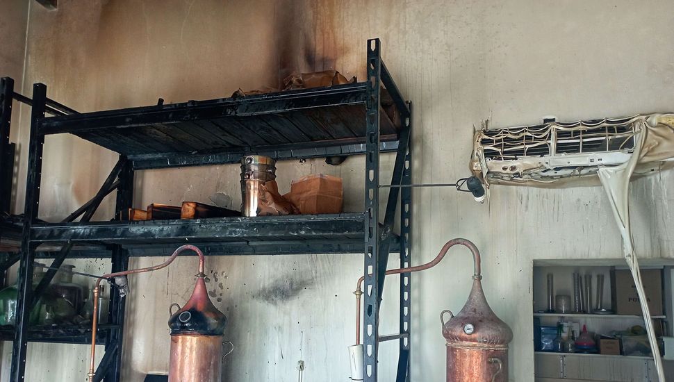 Incendio en la destilería de gin "Melquíades"