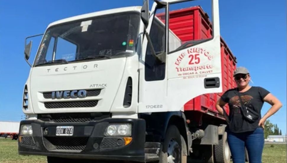Mujeres camioneras: un curso de Fundación Oficios genera trabajo en un rubro atípico