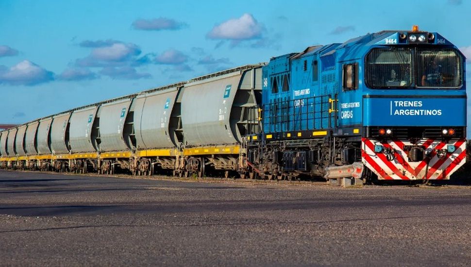 El Gobierno anunció la privatización del Belgrano Cargas, el tren que Cristina Kirchner le quitó a Macri