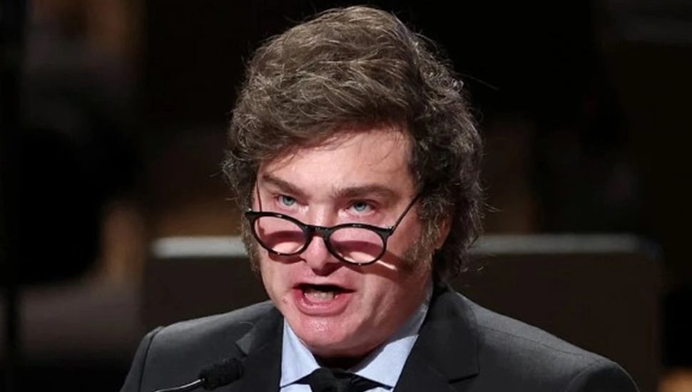 Redes: uno de cada siete posteos en X de Milei tiene insultos