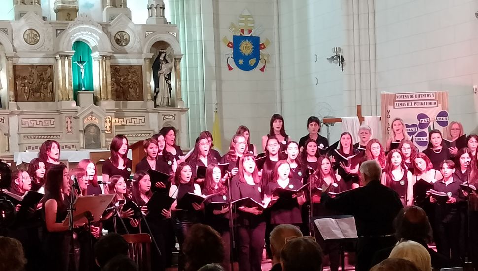 El Coro Municipal de Niños y Jóvenes festejó sus Bodas de Oro