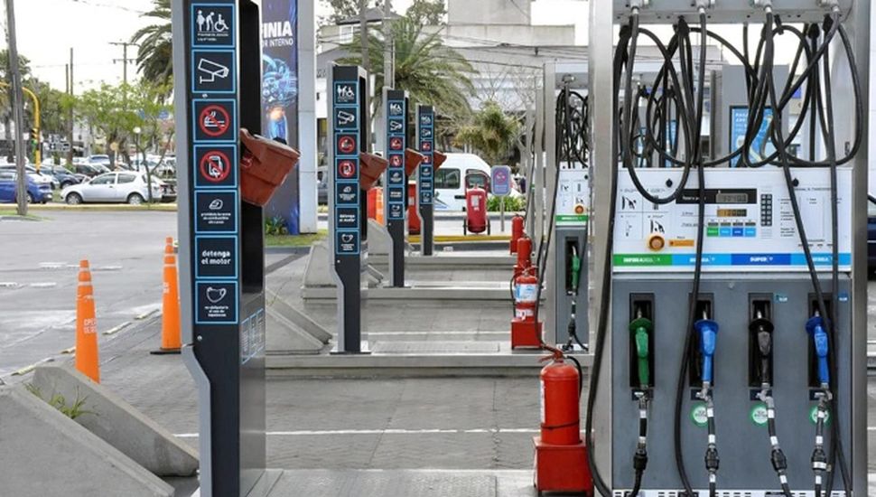 Fuerte caída de ventas de combustibles