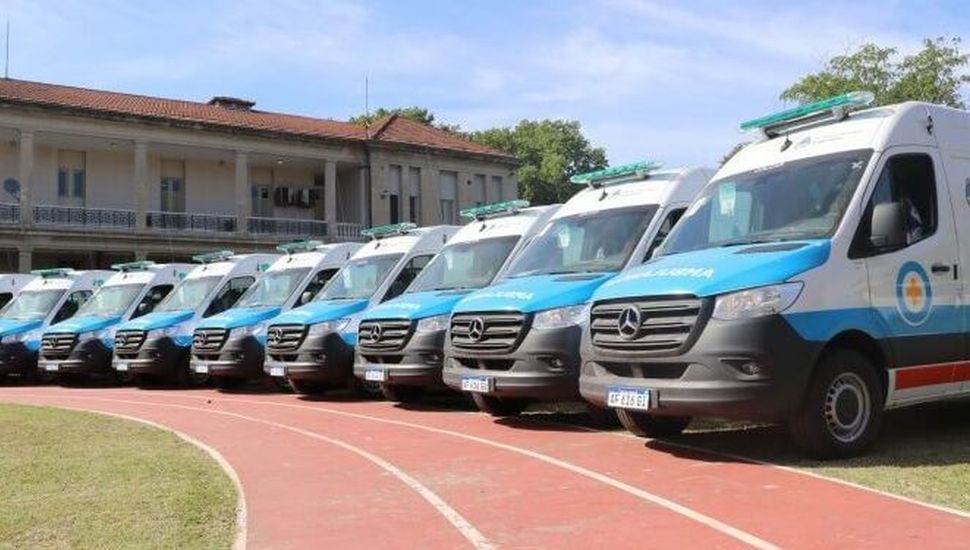 Entregaron 52 ambulancias a hospitales de la Provincia