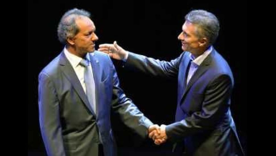 Macri y Scioli apoyaron a Fassi contra "Chiqui" Tapia