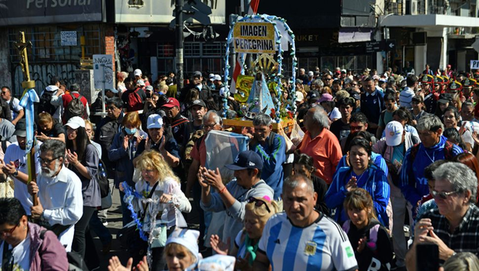 Miles de fieles peregrinaron hacia Luján