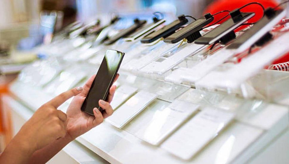 Eliminan aranceles a la importación de celulares