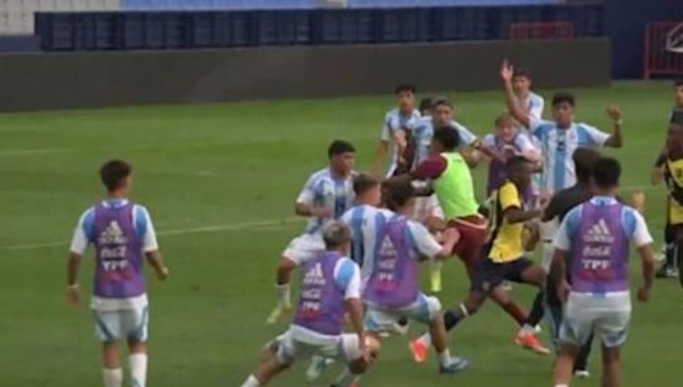 Video: batalla campal entre la Selección argentina sub 16 y su par de Ecuador