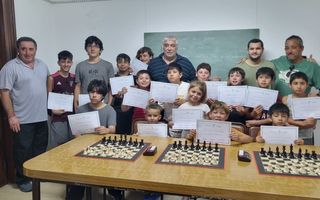 Emotivo cierre anual de Ajedrez y Artes Plásticas en Rojas