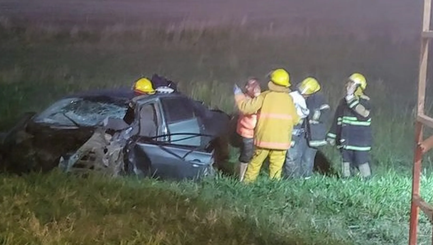 Choque en la ruta 188 entre un camión y un auto • Diario Núcleo