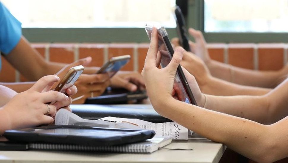 Plan para regular el uso de los celulares en las escuelas