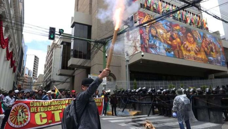 Protestas en Bolivia por subsidios a combustibles