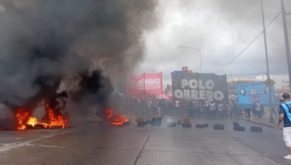 Martes de cortes en el Puente Pueyrredón