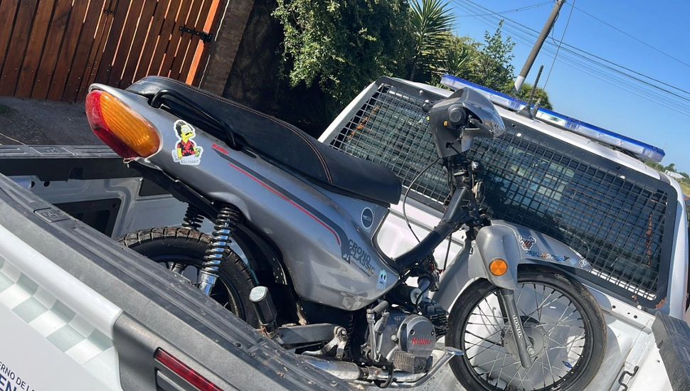Allanaron una vivienda y secuestraron una moto por ruidos molestos