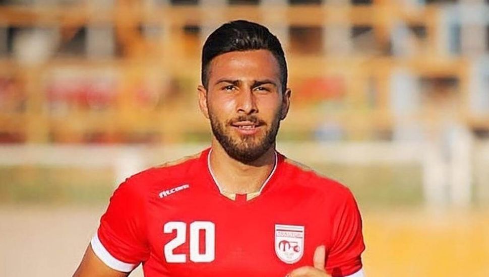 Irán condenó al futbolista Amir Nasr Azadani a 26 años de prisión