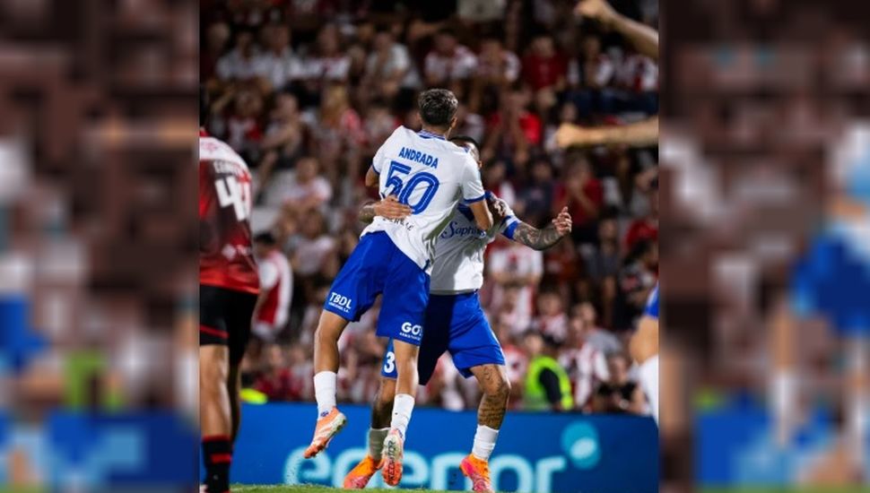 Vélez venció a Instituto con un gol agónico en el debut