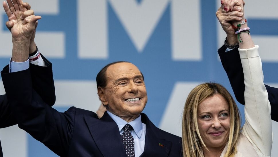 Cruces fuertes entre Meloni y Berlusconi