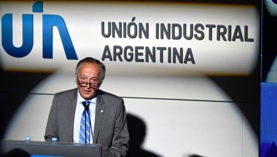 La UIA criticó el bono salarial de $24.000 para los trabajadores