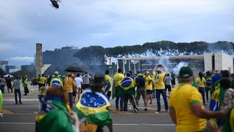 Buscan a un sobrino de Bolsonaro por los ataques del 8 de enero en Brasil