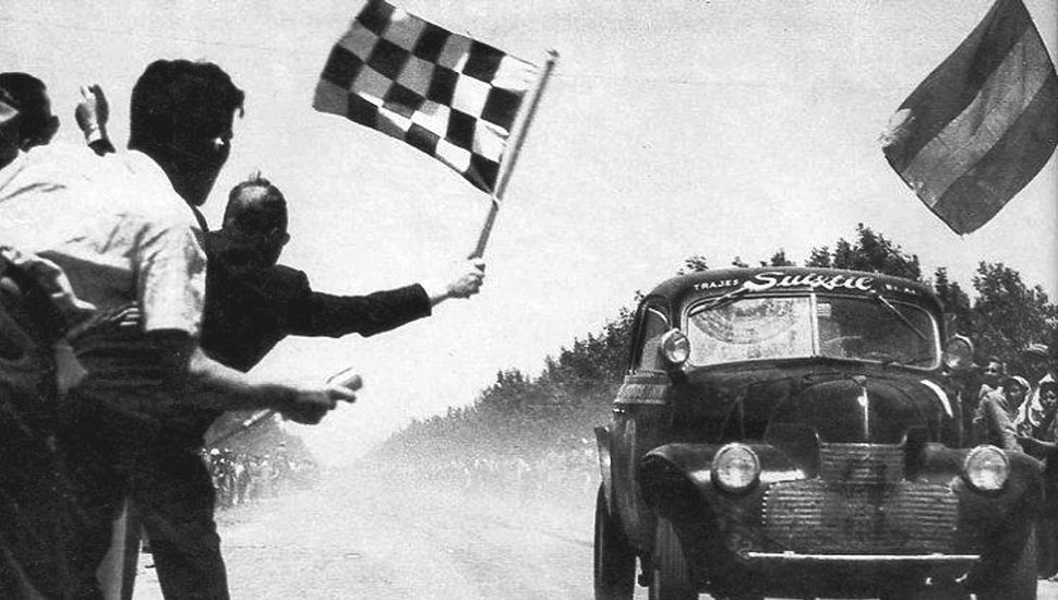 El histórico día en que se corrió la primera "Doble Vuelta de Rojas" en 1949