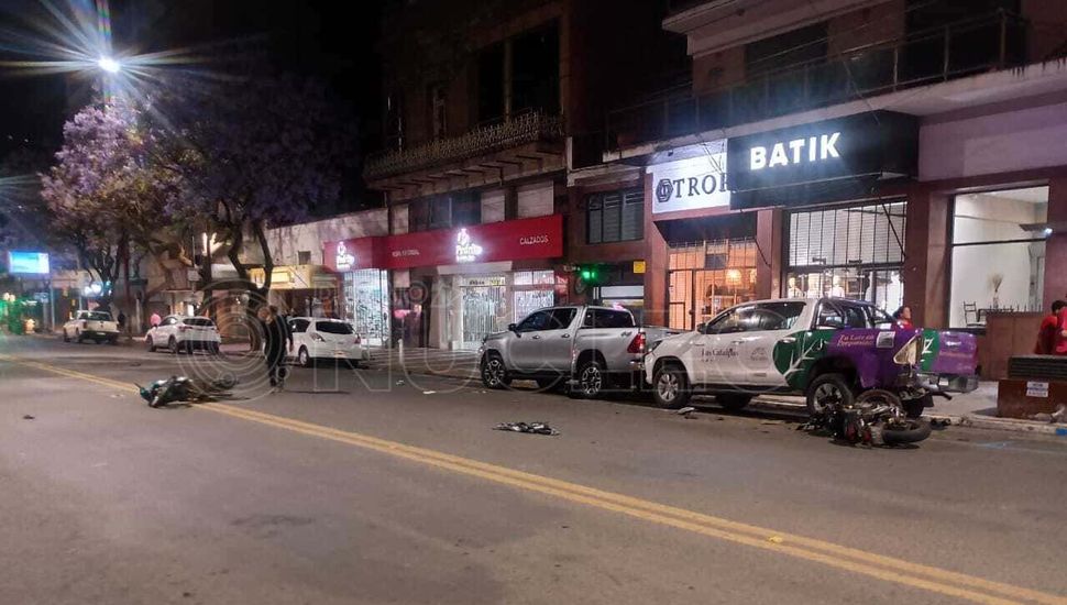 Grave choque entre dos motocicletas en el centro de Pergamino