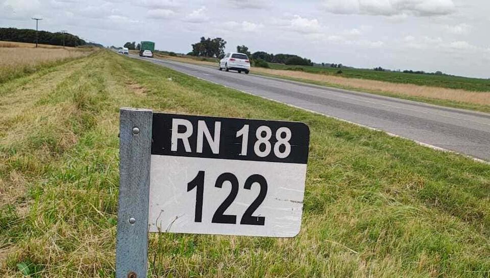 Ruta 188: los vecinos pagan impuestos viales en cada litro de combustible, pero la ruta sigue destruida