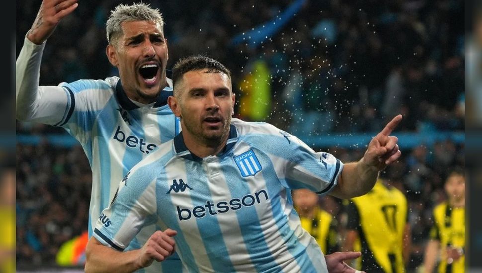 Racing dio vuelta el partido y clasificó a cuartos de final