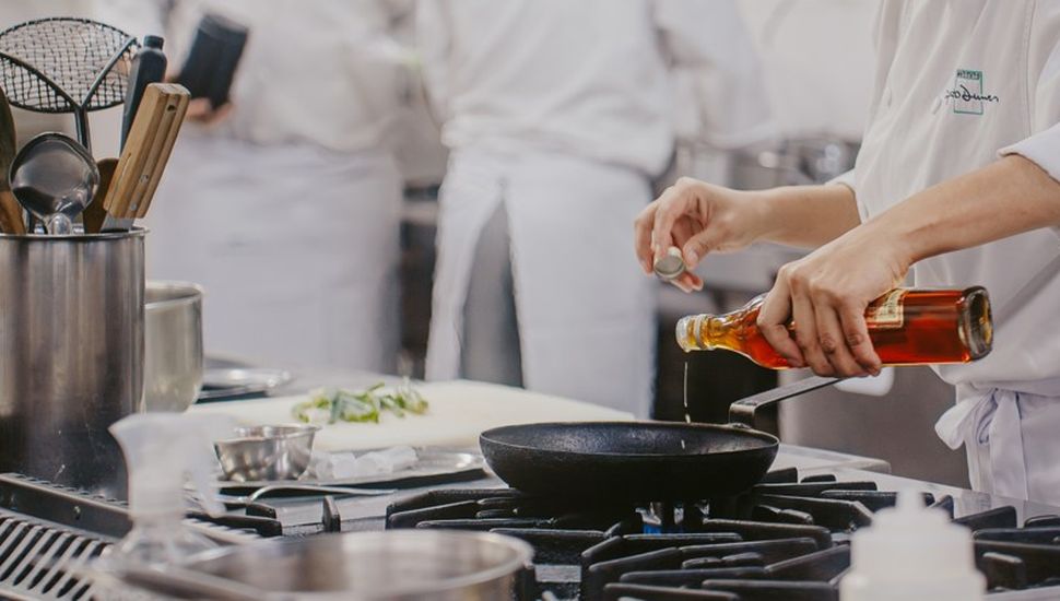 Gato Dumas: formación real en gastronomía