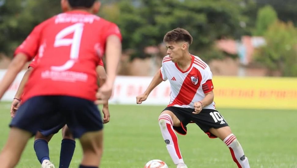 Santiago Espíndola, la promesa rojense que River proyecta para el futuro