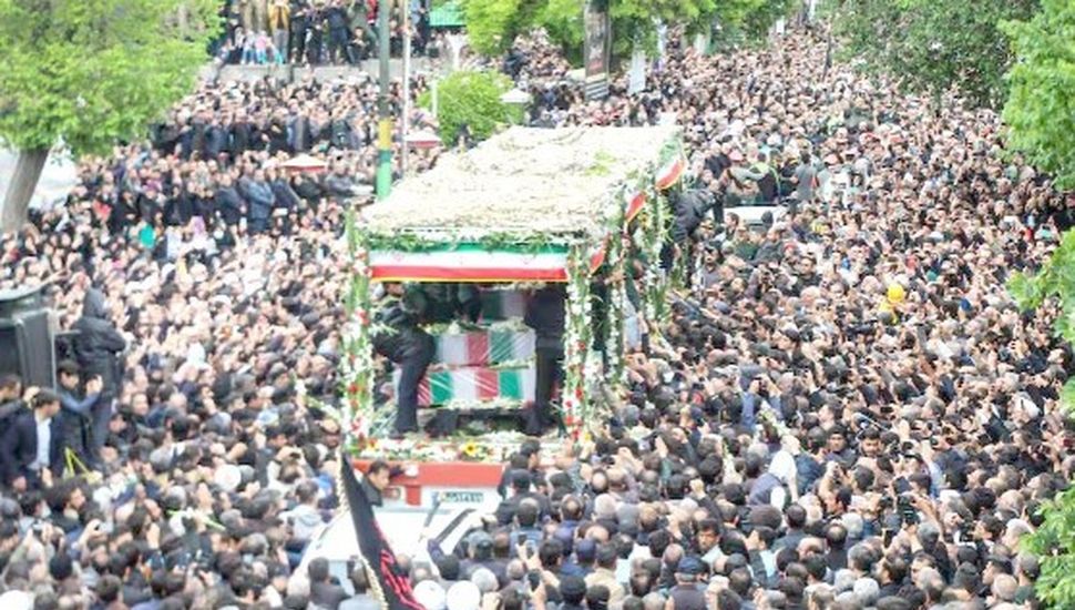 Comenzó la multitudinaria procesión fúnebre de Irán