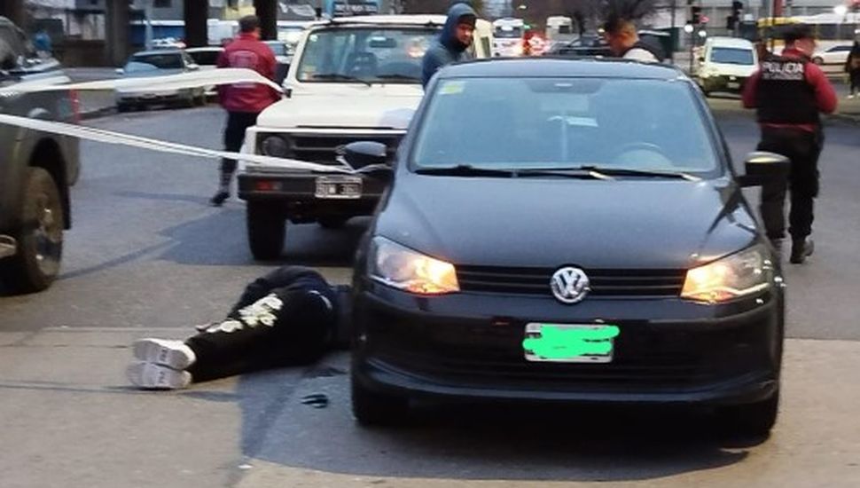 Tiroteo en Constitución: un delincuente murió y otro se encuentra prófugo