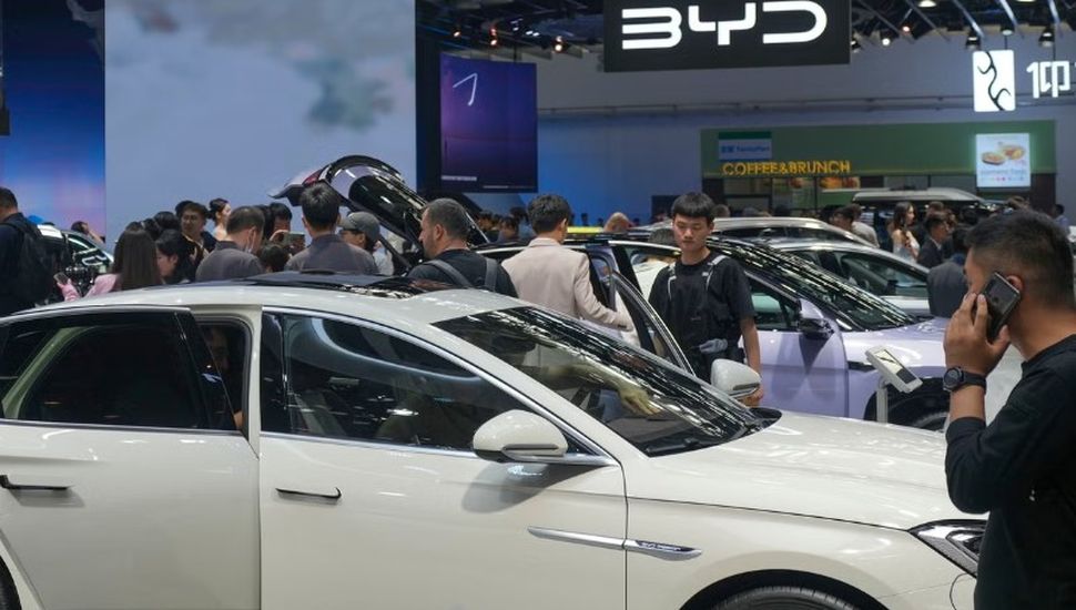 La Unión Europea amenaza con subir aranceles de autos chinos