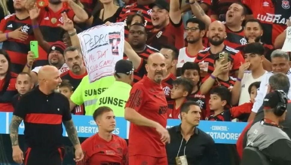 Escándalo en Flamengo: un ayudante de Jorge Sampaoli agarró a trompadas a un jugador