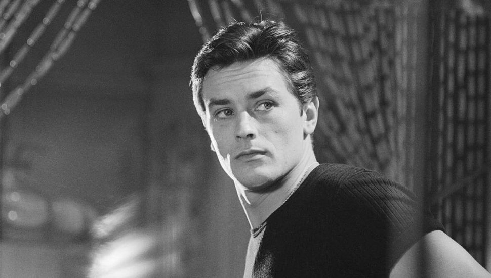 A los 88 años murió Alain Delon, el rostro perfecto del cine